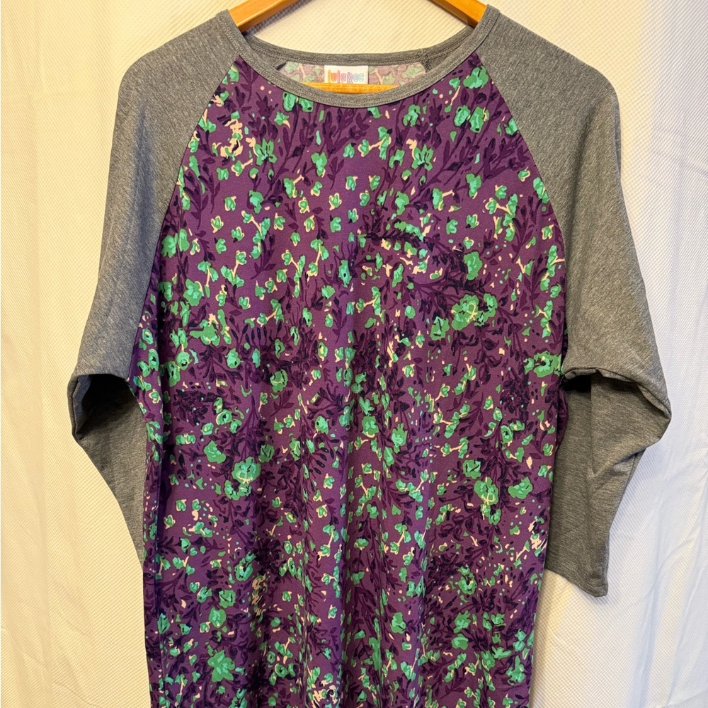Womens LulaRoe top